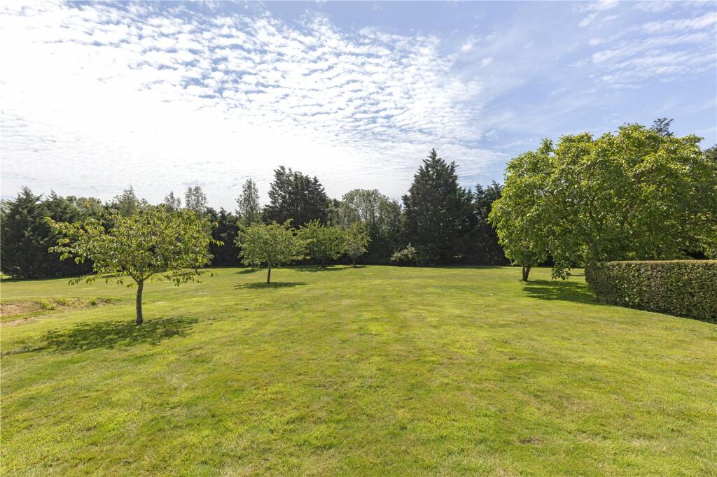 Main Garden To House