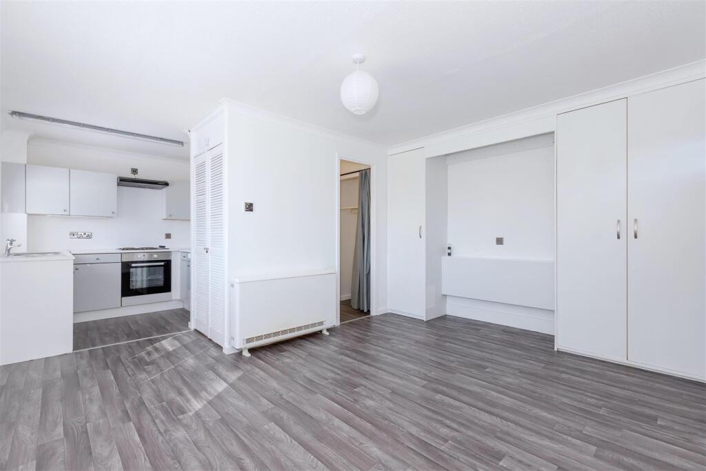 For Sale by Aspire Residential | Friar Walk