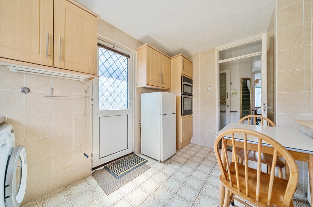 31-6822288160bf8-...