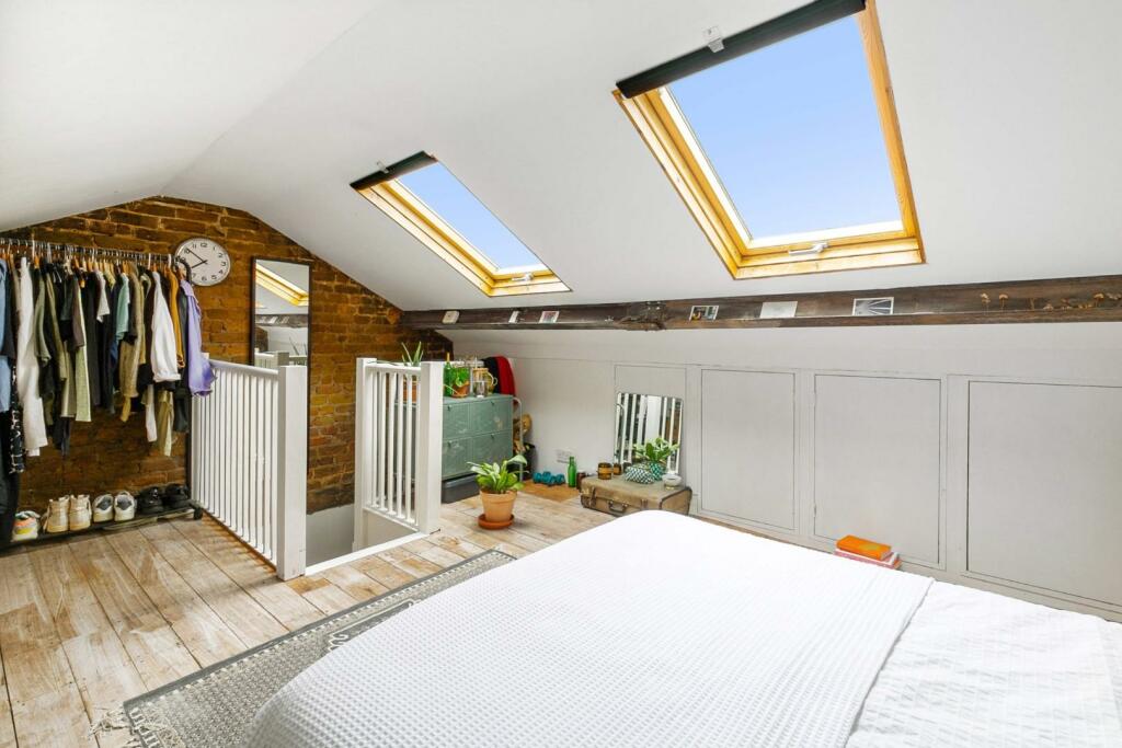 Principal Bedroom (2).jpg