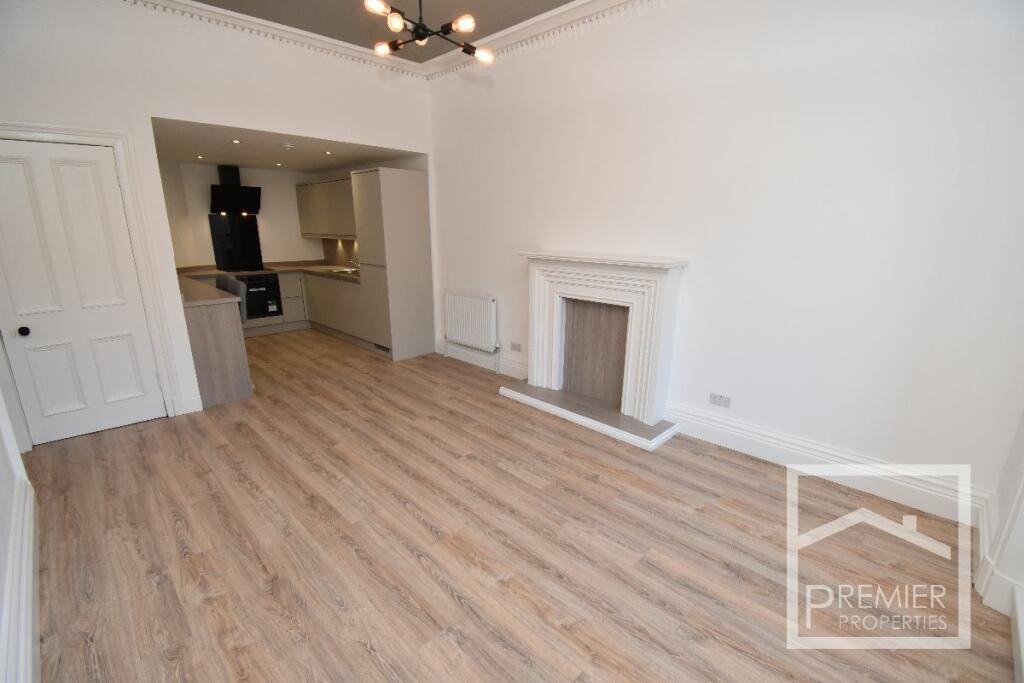 Lounge/Kitchen