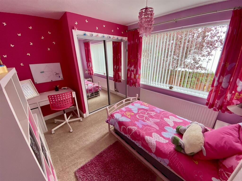 Bramleys Estate Agents - Overhall Park - Mirfield 