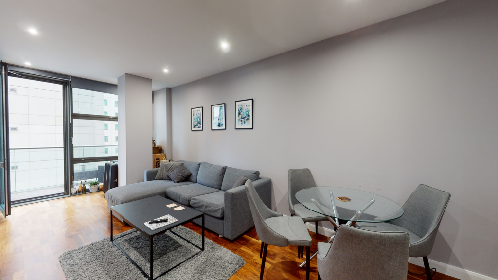 South Quay Square, London, E14