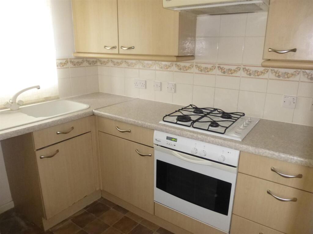 25 The Timbers - kitchen.JPG