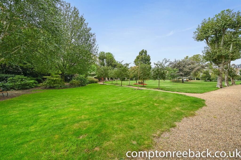 Patio / communal Gardens