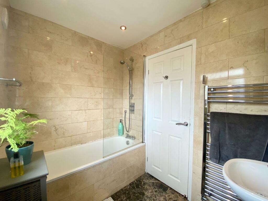 Bathroom Aspect 2