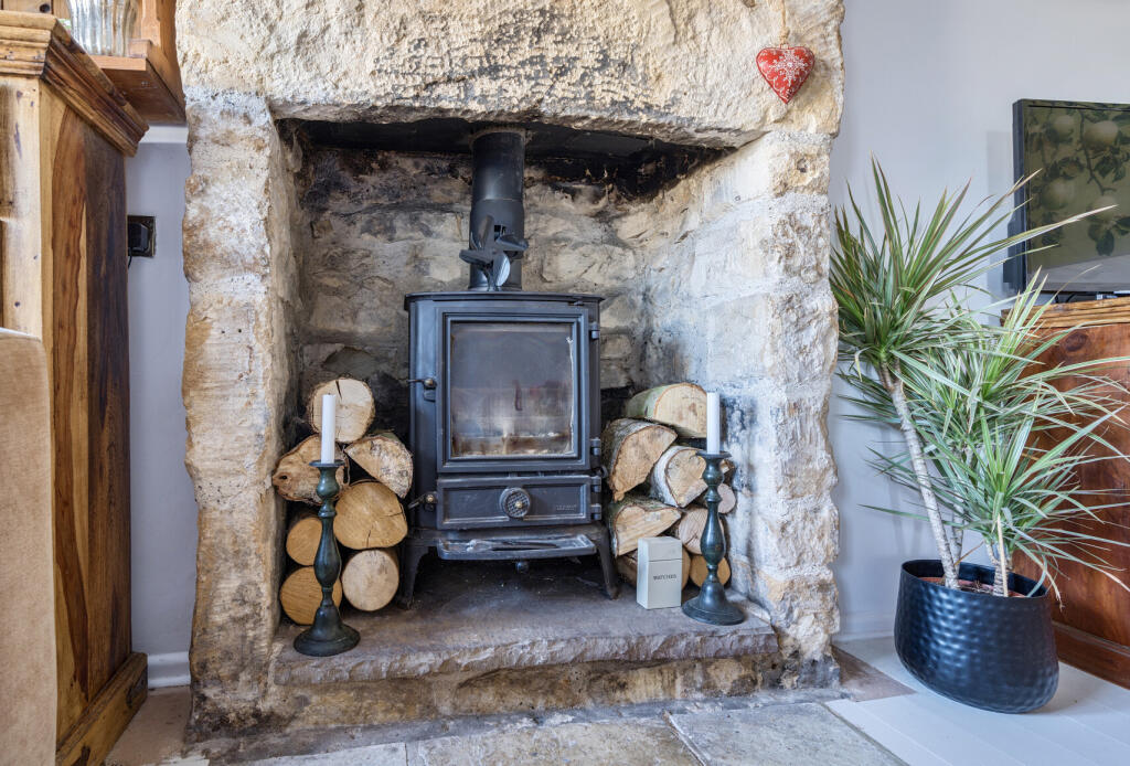 1345667-12-68ade3...