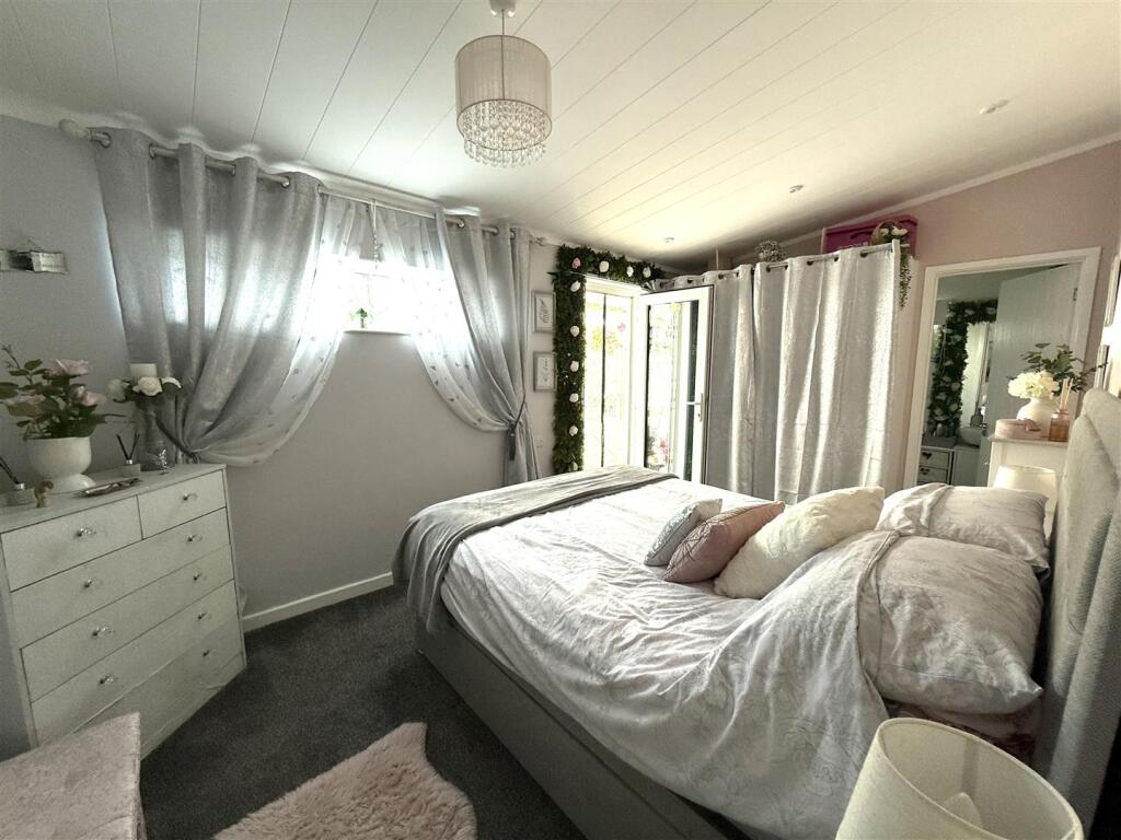 109 ll bed 1.jpeg