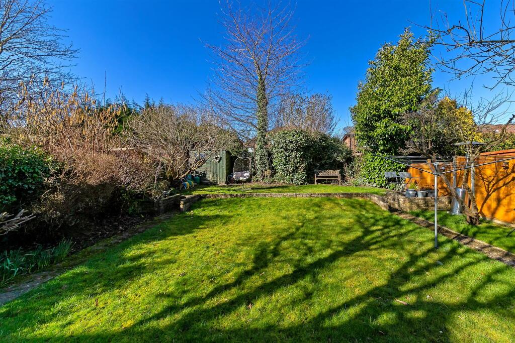 15BlackthornClose-64.jpg