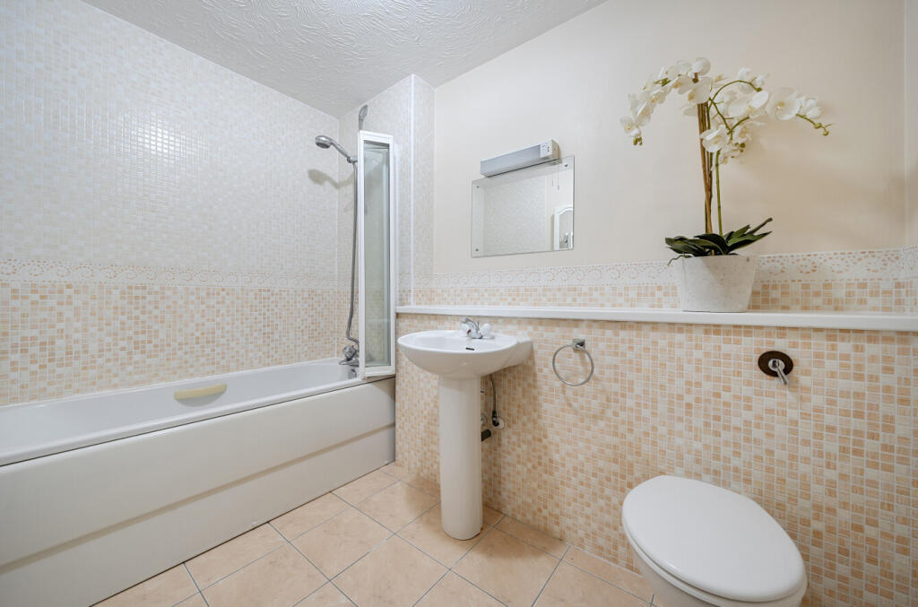 1396176-16-695d21...