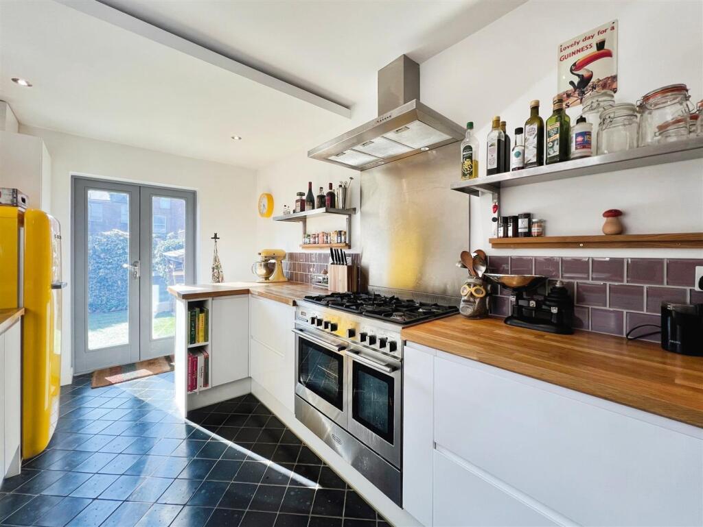 da940114-Plymouth 20Place 20kitchen 202.jpeg