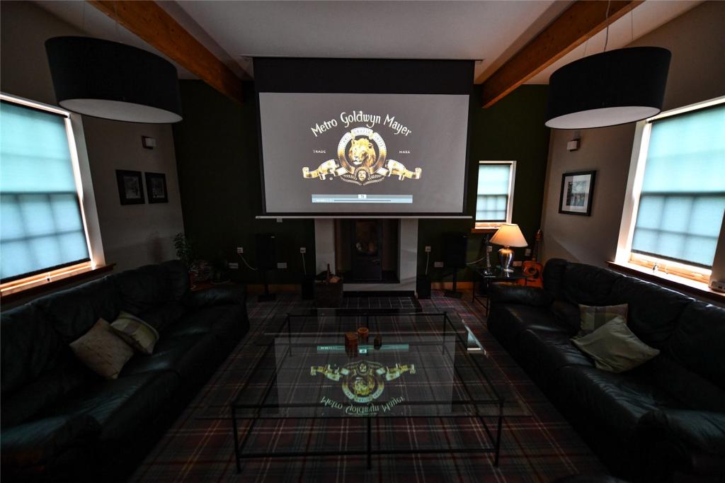 Sr/Cinema Room