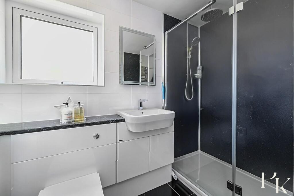 22 Hangleton Manor Close, BN3 (18).jpg