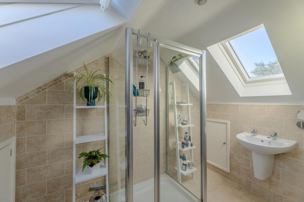 Master Bedroom &amp; En-Suite on the Second Floor