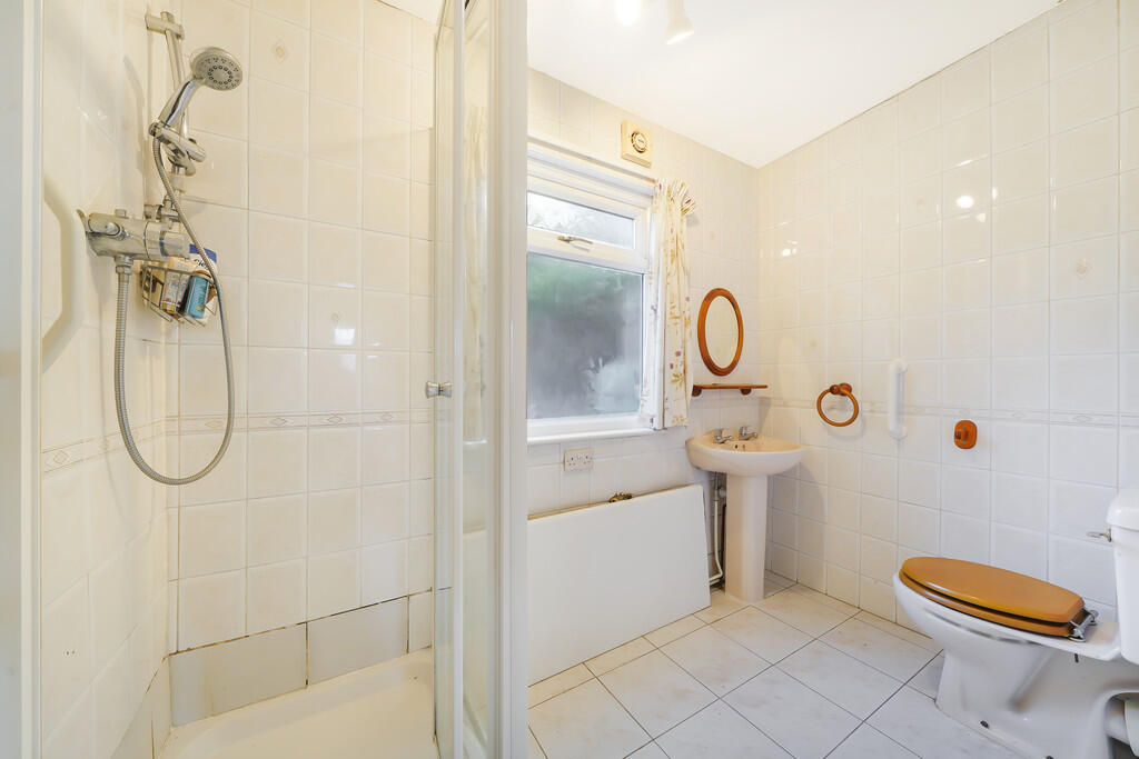 34 Pollards Hill ...