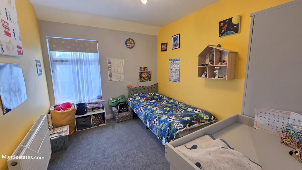 FRONT BEDROOM