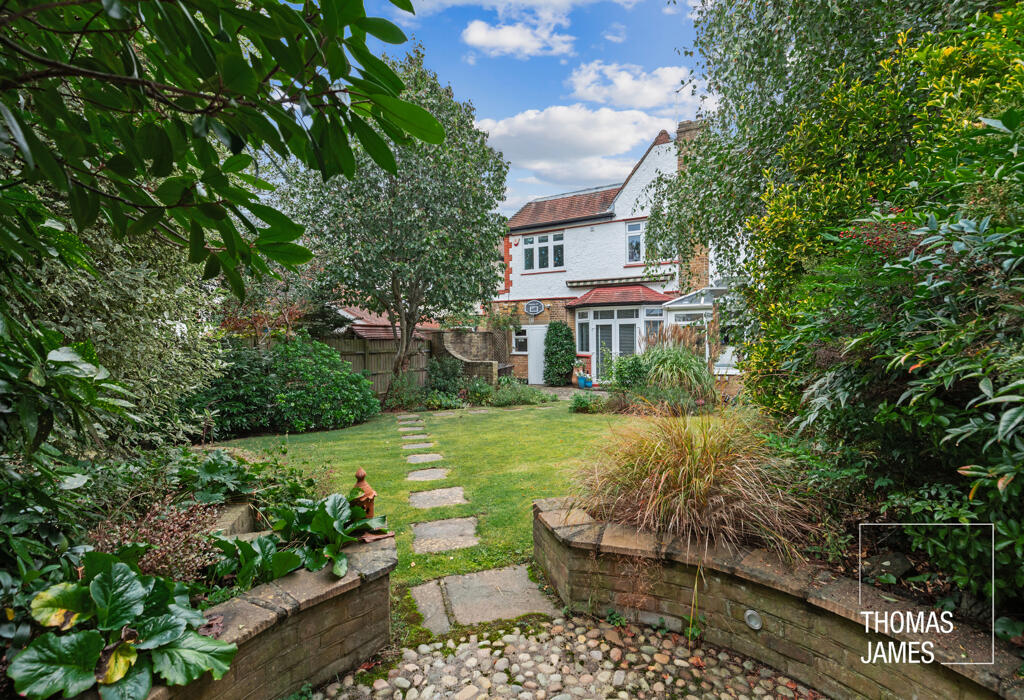Meadway, landscaped garden
