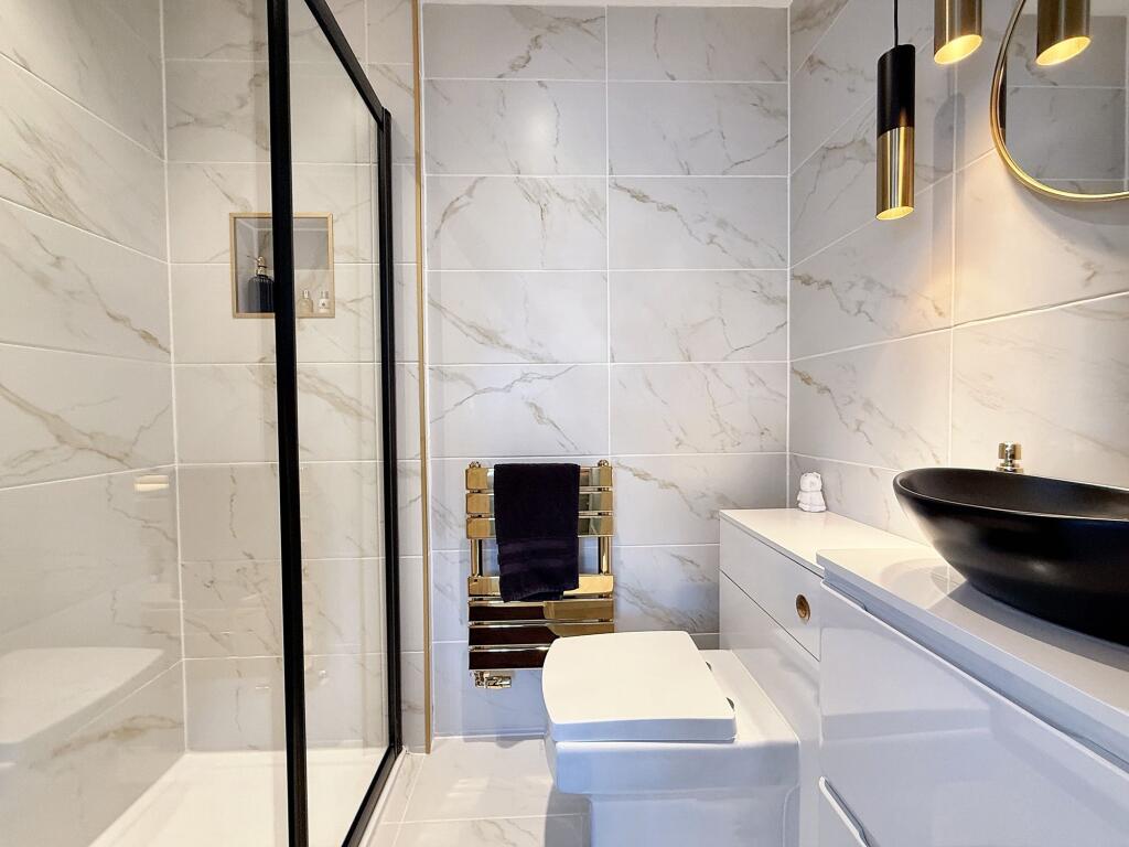 Master En-Suite