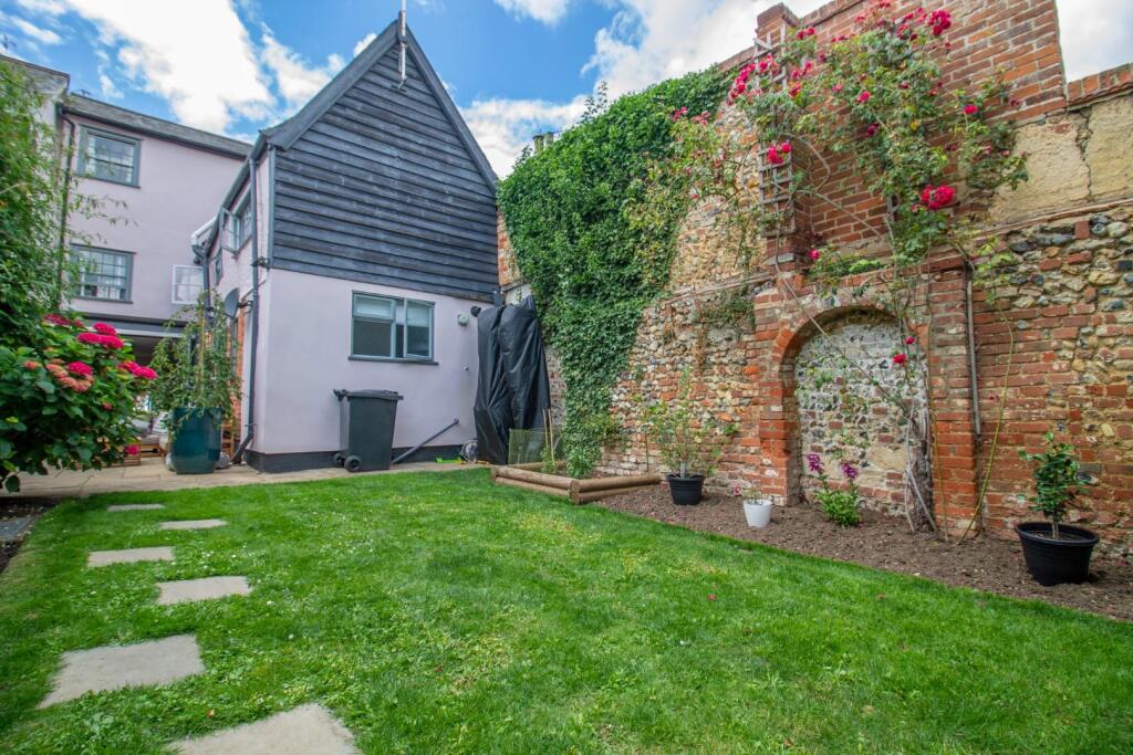 13 Southgate Street, BSE [Garden] 03.jpg