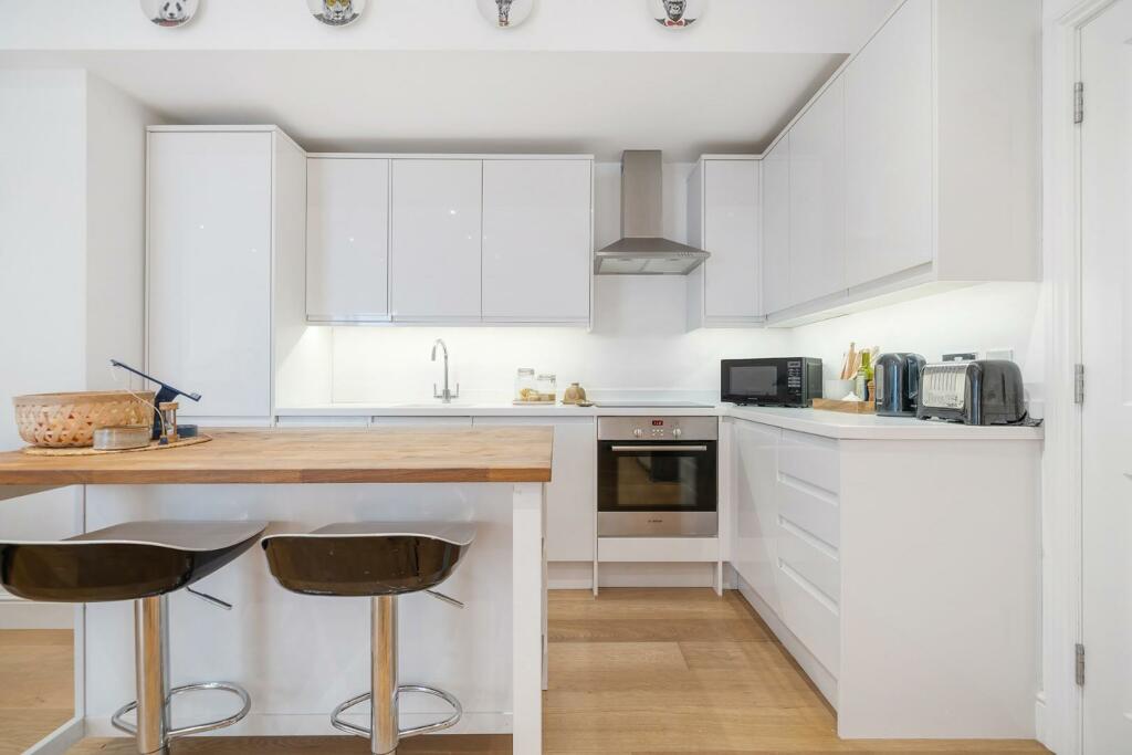 Kitchen (1).jpg