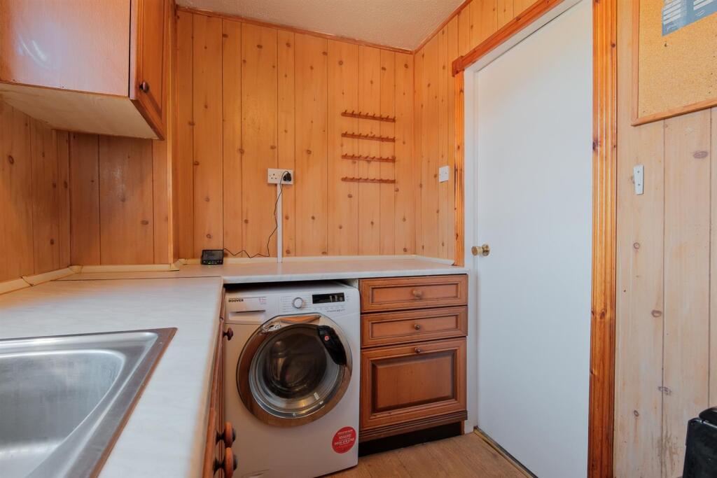 012-4 Moss Road, Wishaw, ML2 8PU.jpg