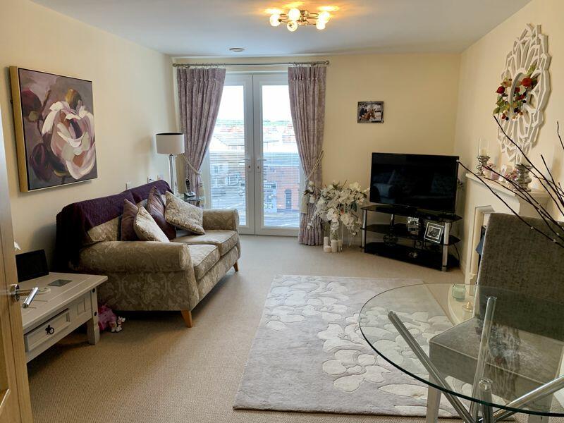 LIVING/DINING ROOM
