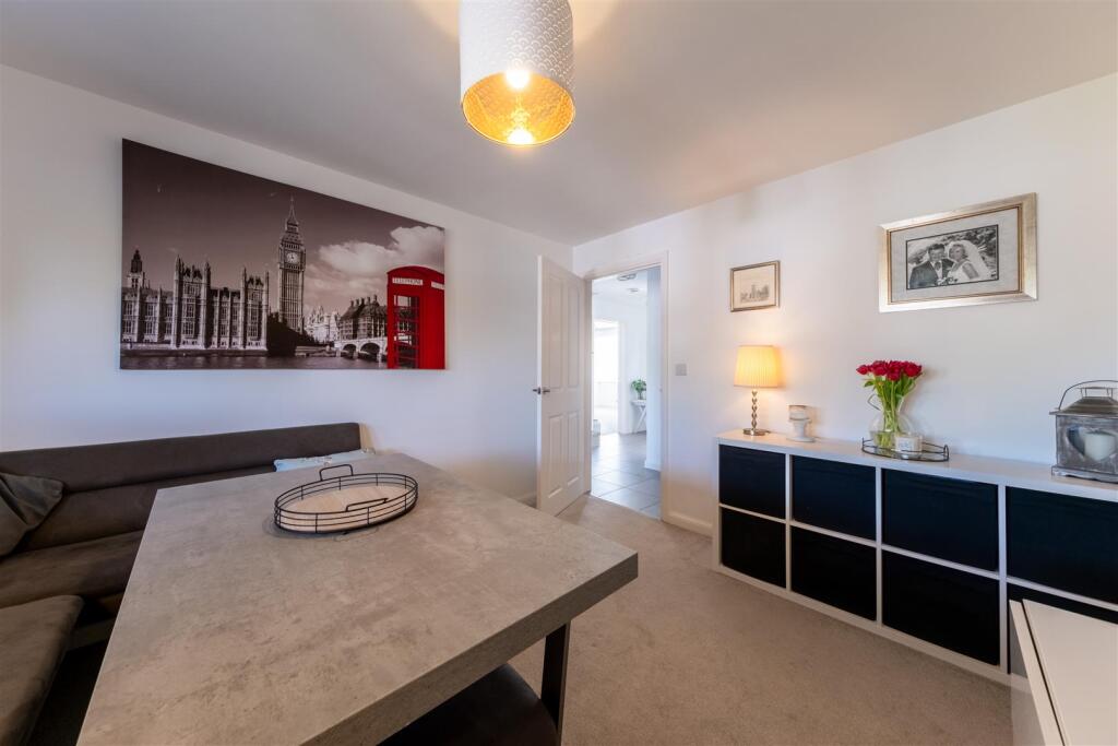 76 Ravencroft Street -016.jpg