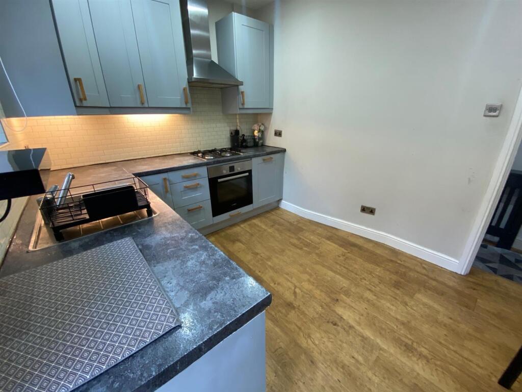 kitchen new 1.jpg