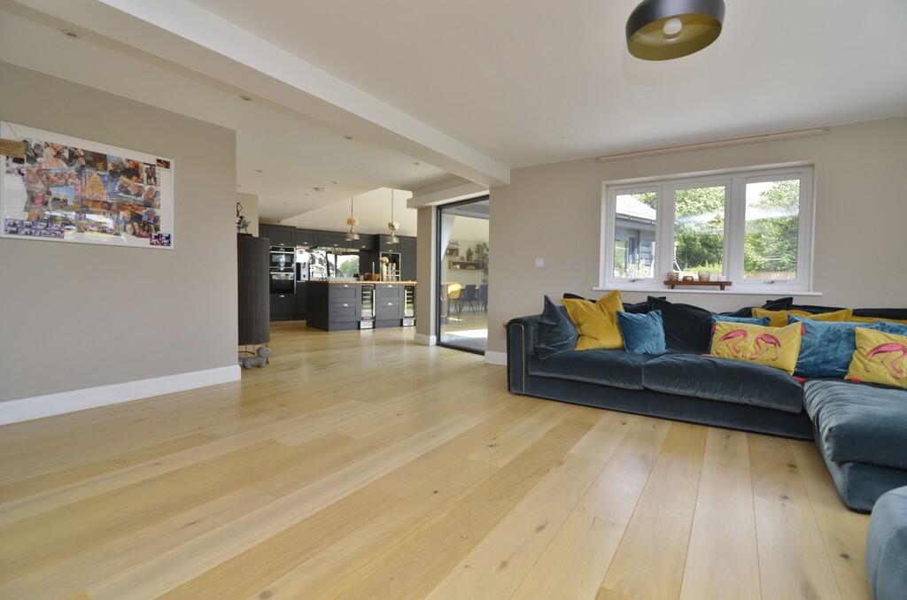 Sitting Room Towa...