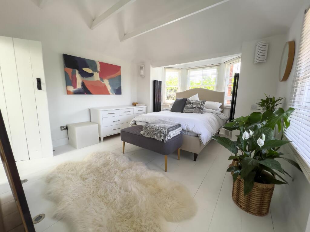 PRINCIPLE BEDROOM