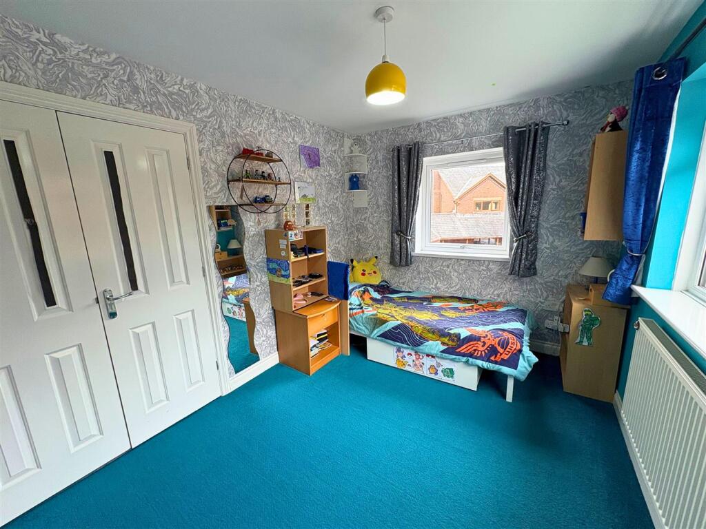 Bedroom 3a (edit).jpg