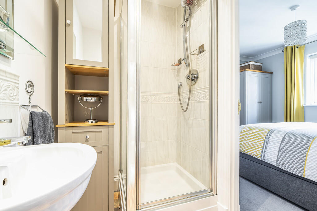 Ensuite Shower Ro...