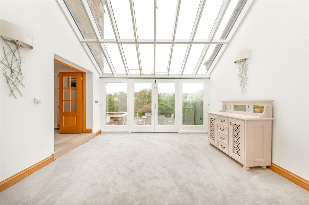 Second sitting room 1.jpg