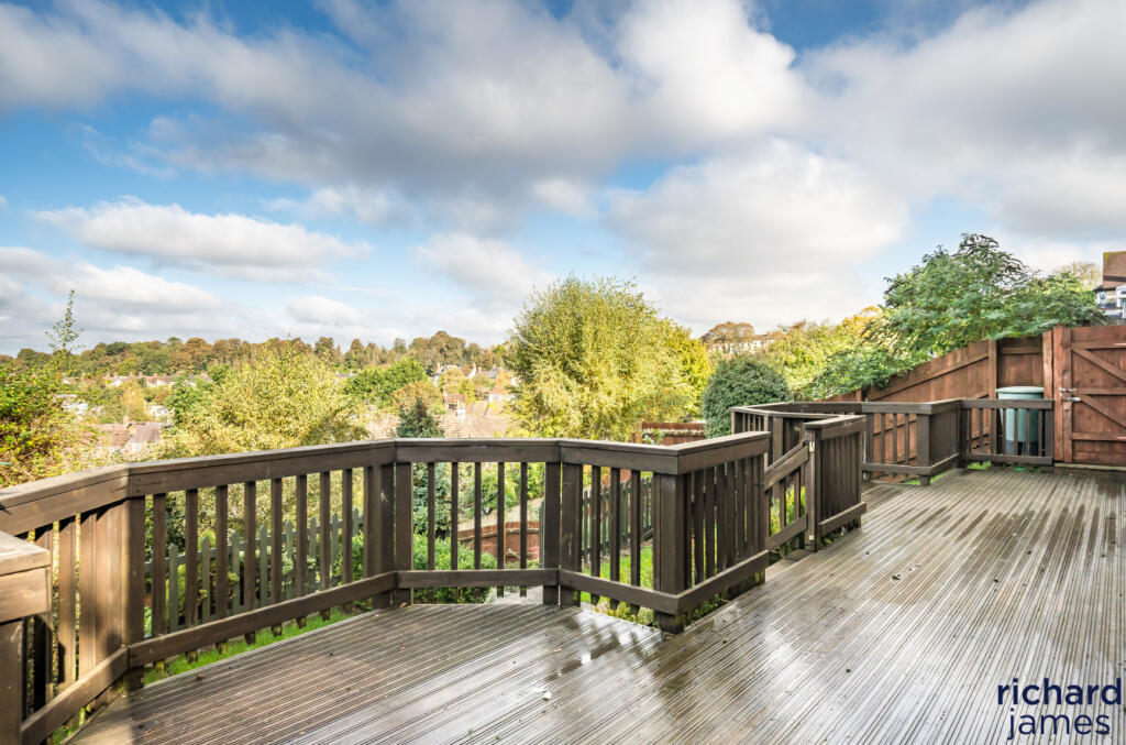 a28074d9-7b7e-4c6...