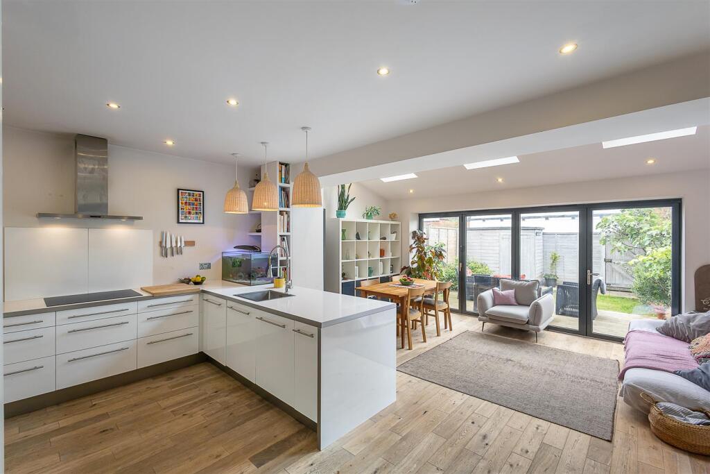 Open Plan Kitchen Diner &amp; Family Room