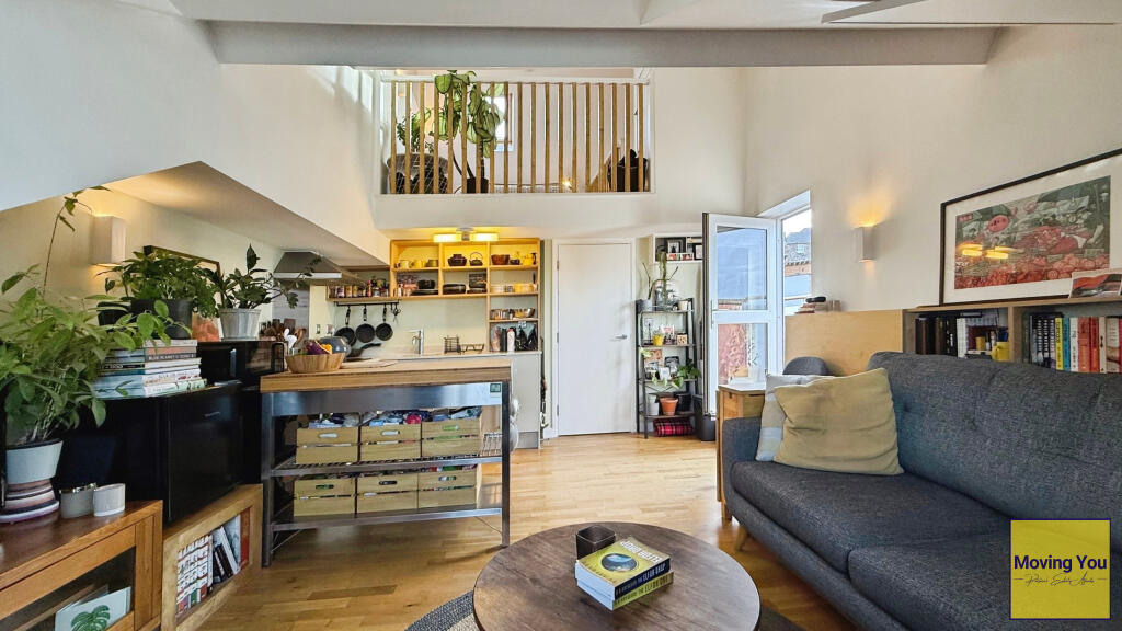 Kitchen/ dining/ lounge