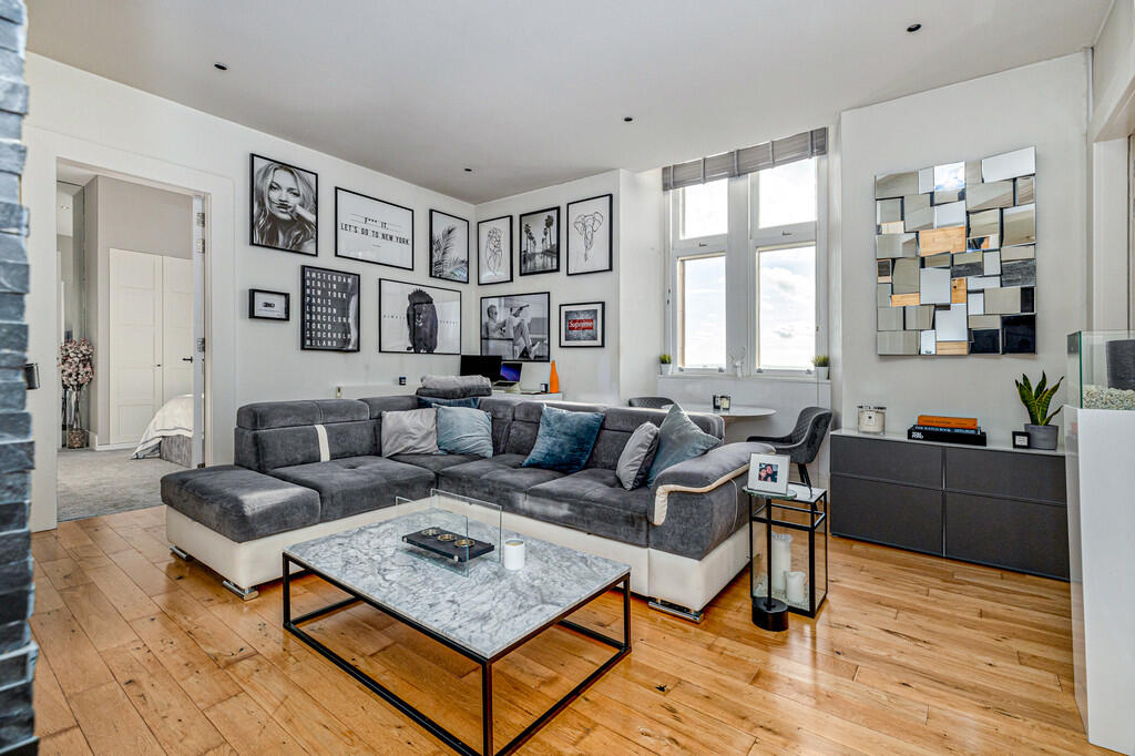 Flat22ShawHouse-1...