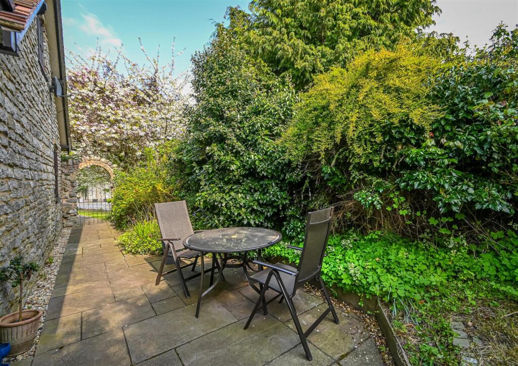 1 Manor House Close-34.jpg