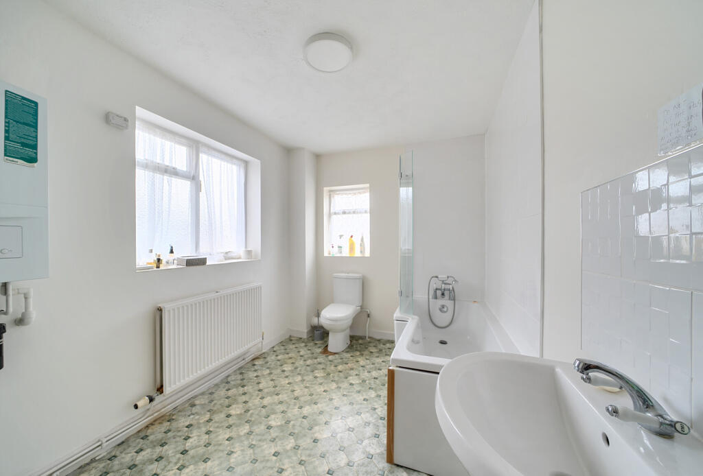 1343372-8-68a7304...