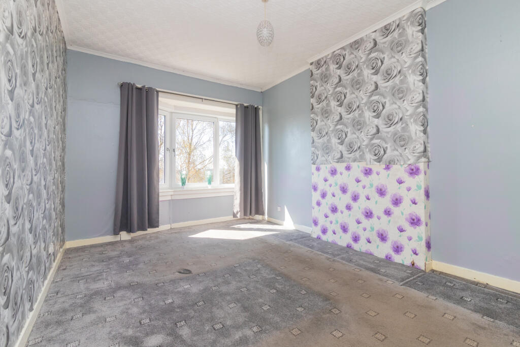 316 Gladsmuir rd Hillington Glasgow G52 2LQ L-1