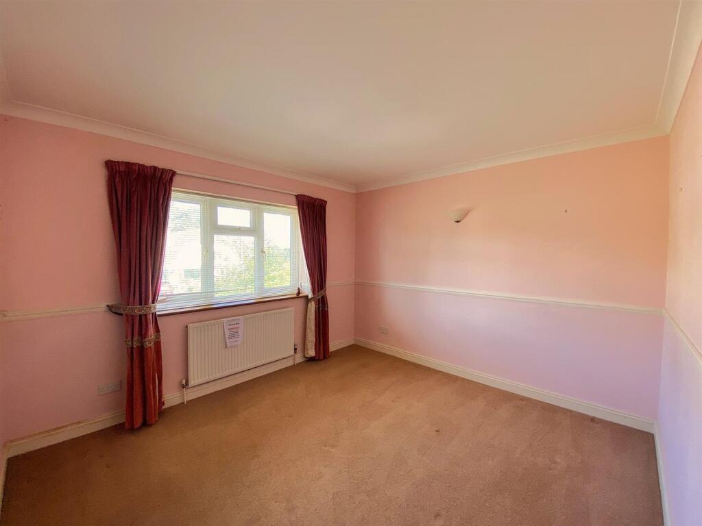 1 Grazebrook Close - Bed4.jpg