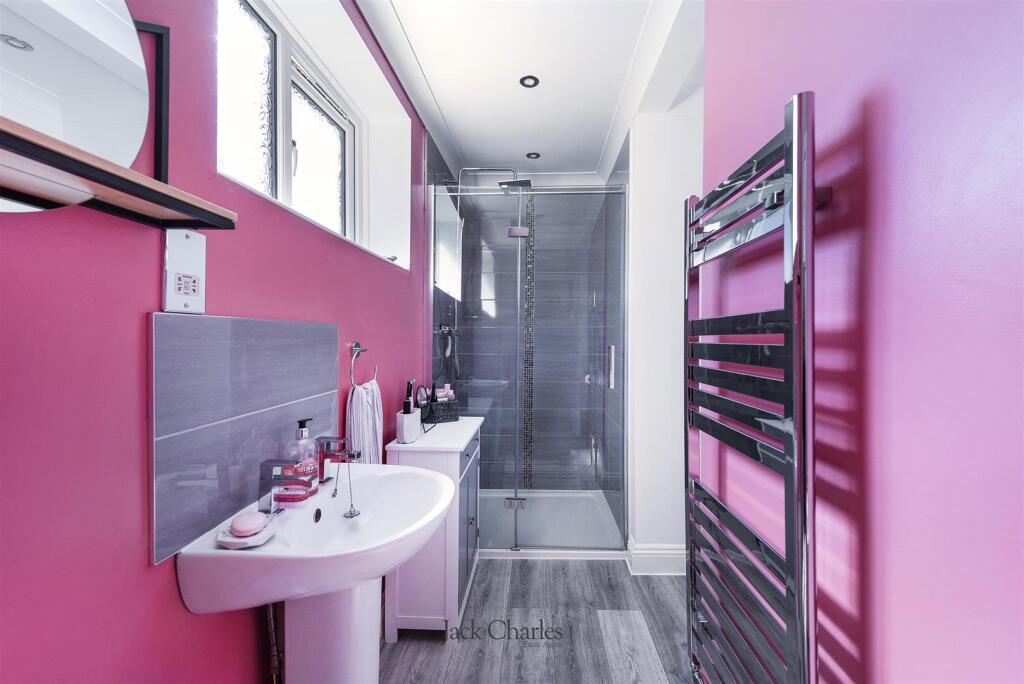 Robin Cottage, TN12 5AR 010.jpg