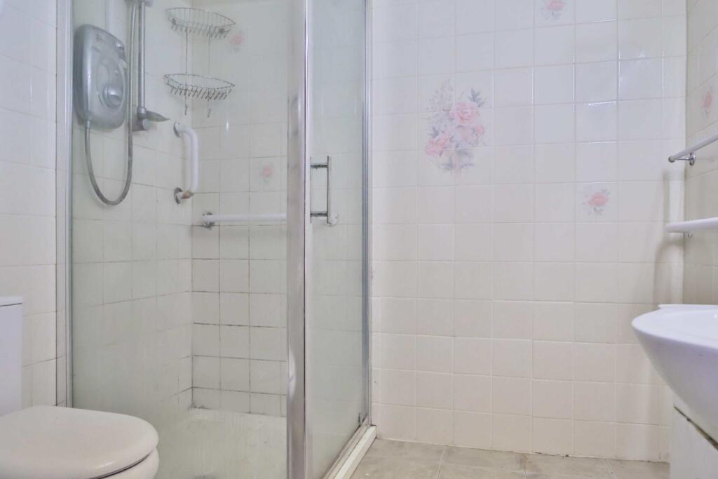 Bathroom-min.JPG