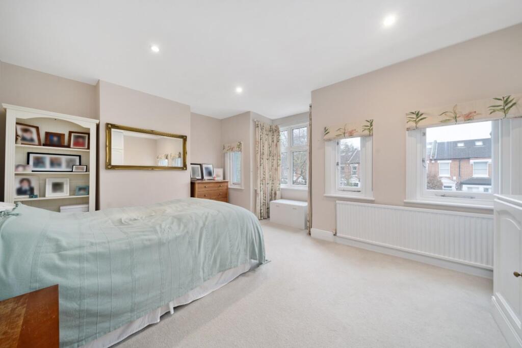 Grantham Road 26 W4 Ph4.jpg