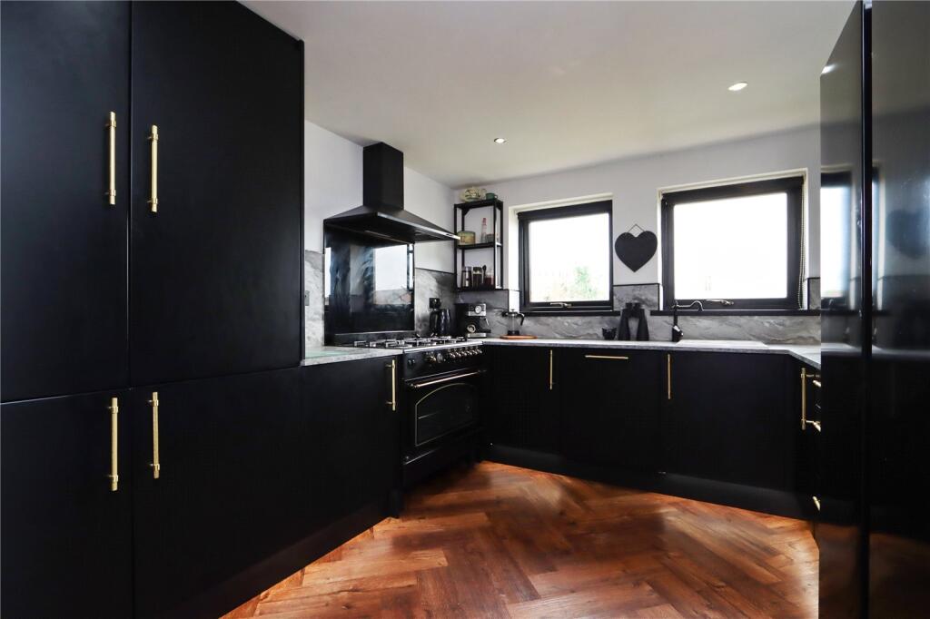 Kitchen Area 2