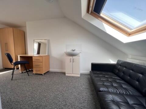 3 Totland Road - Bedroom 6 (1)