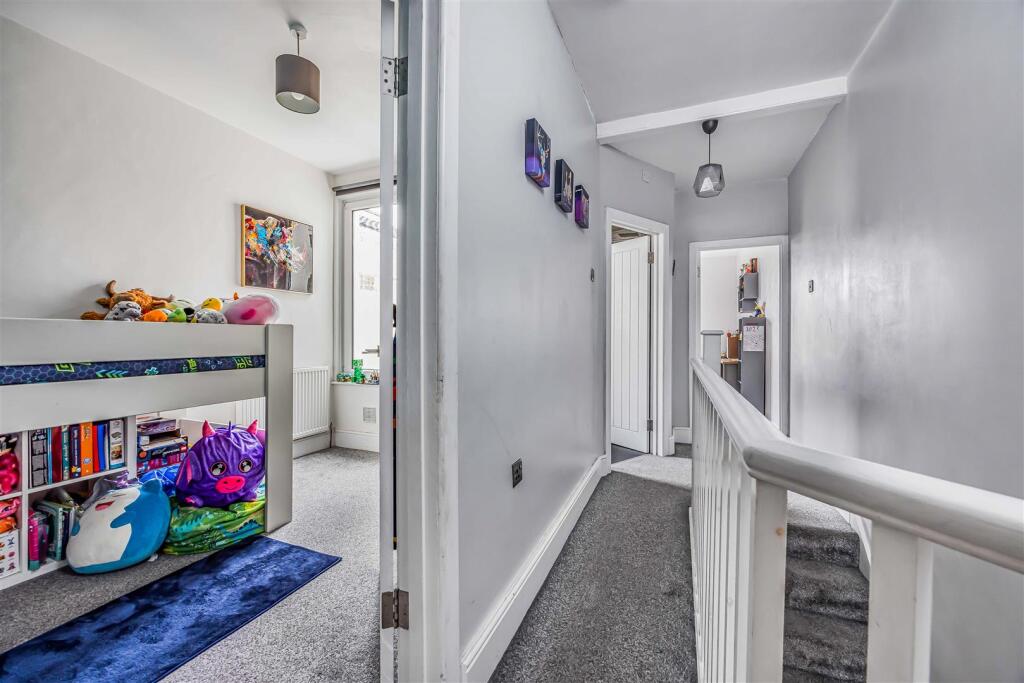 8 Wallington Road, Copnor-Small-PorticoMarketing-S