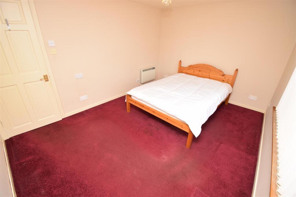 BEDROOM ONE  (2).JPG