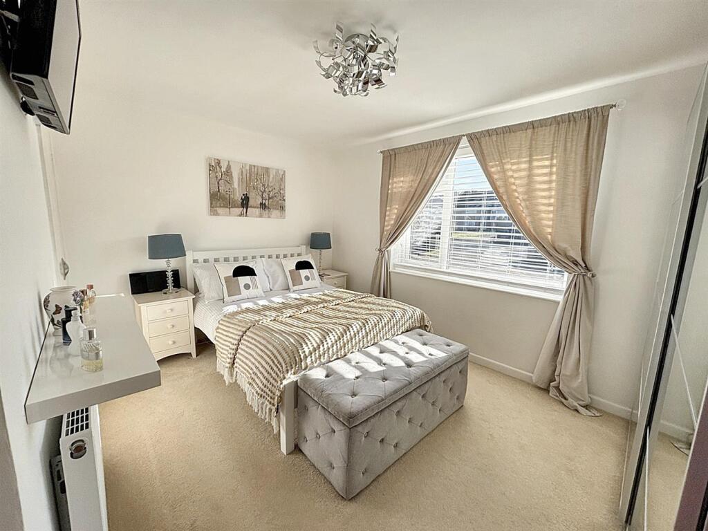 Bedroom 1.jpg