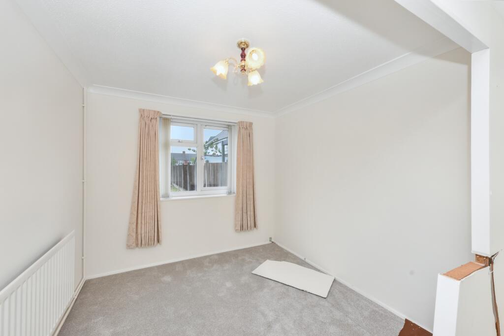 44 Downfield Road, Cheshunt, EN8 8SZ